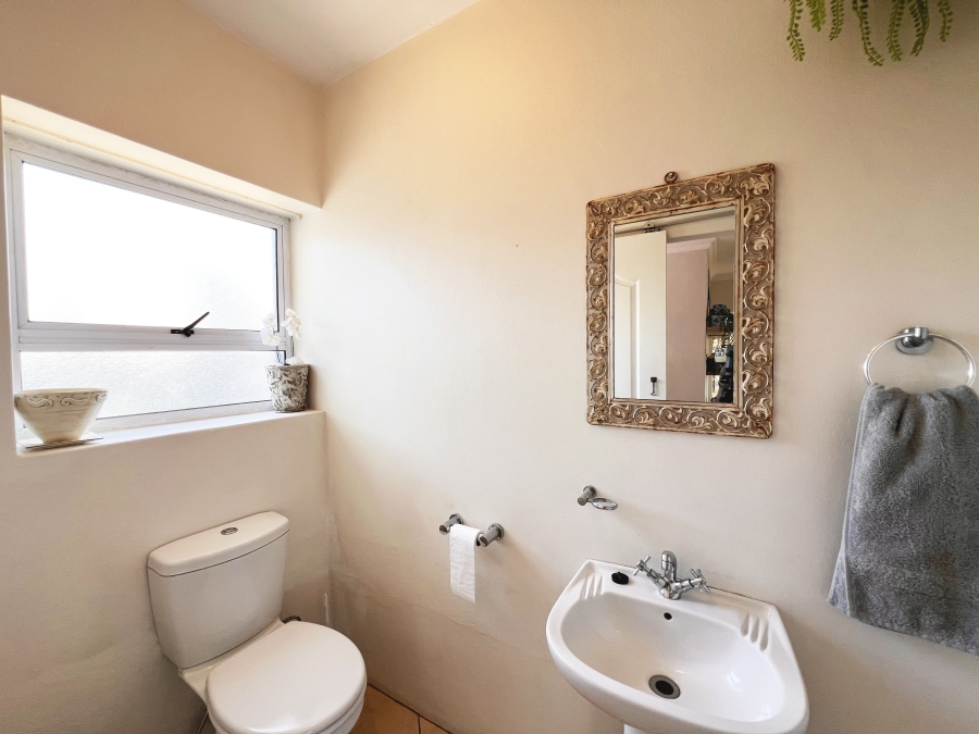 4 Bedroom Property for Sale in Calypso Beach Western Cape
